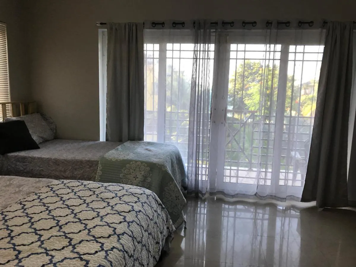 Alexanders Penthouse On The Beach Ocho Rios 0*,  Jamaica