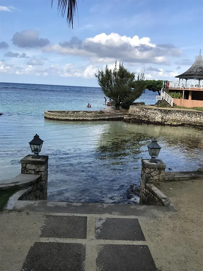 Alexanders Penthouse On The Beach Ocho Rios Jamaica